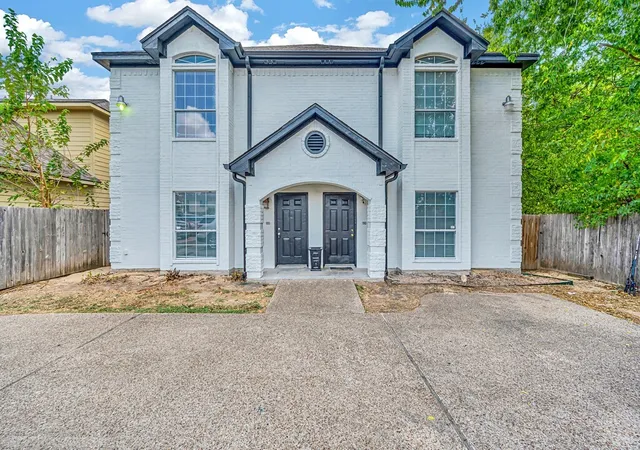 Photo 1 of Multi family home for sale at 1916 S 15th Street #A & B, Waco, TX 76706 | MLS# 21392949 | Listing updated on 2026-09-26