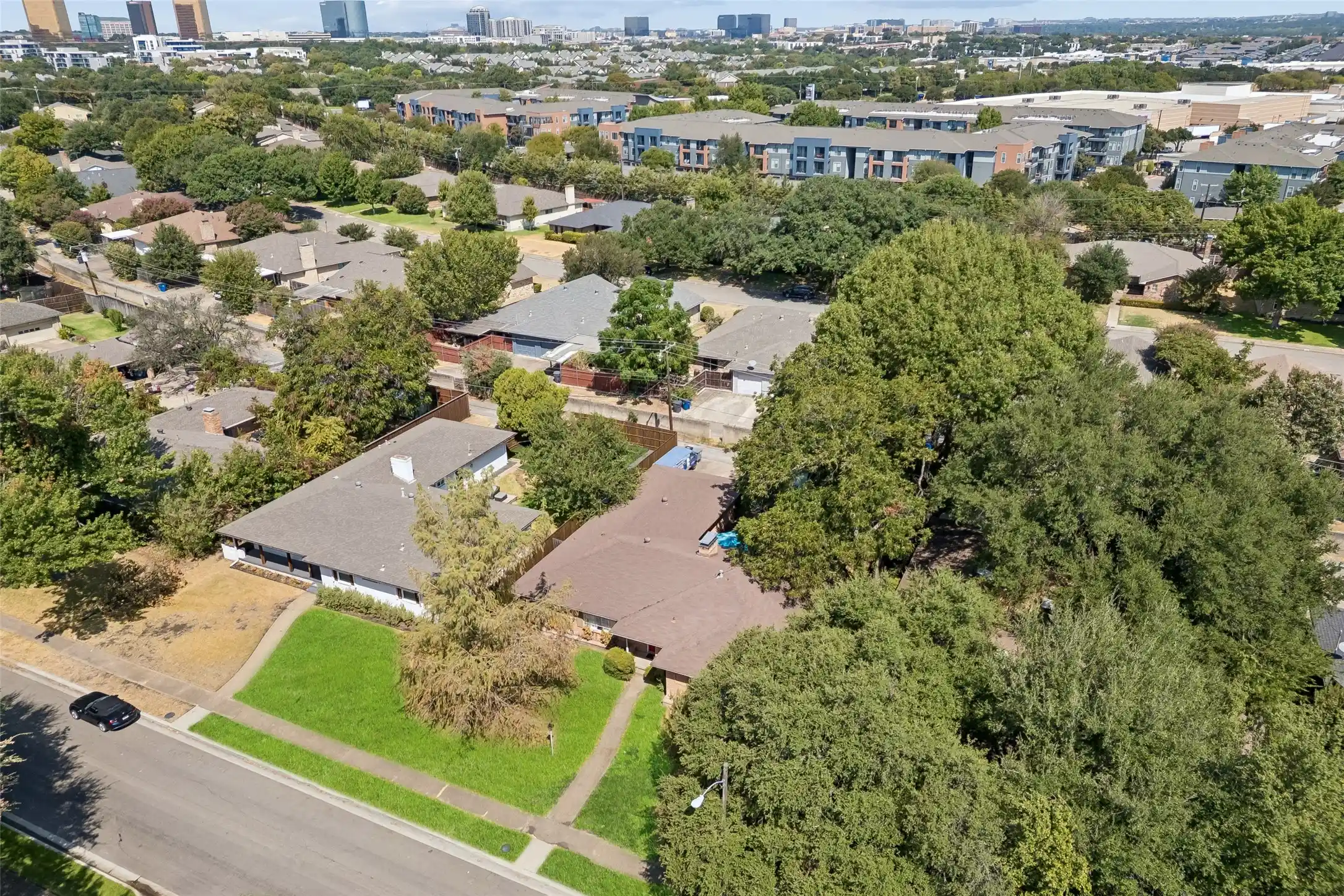 Photo 1 of Single family home for sale at 5629 Ledgestone Dr, Dallas, TX 75214 | MLS# 21386826 | Listing updated on 2026-10-27