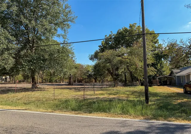 Photo 4 of Land for sale at 310 E Main St, Ladonia, TX 75449 | MLS# 21390974 | Listing updated on 2026-09-26
