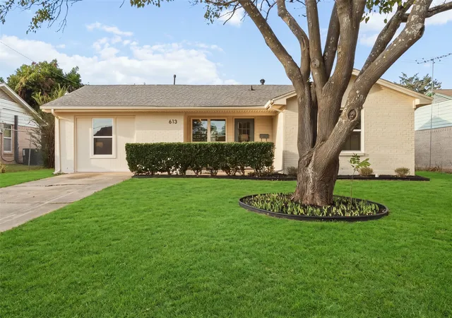 Photo 2 of Single family home for sale at 413 E Tyler St, Richardson, TX 75081 | MLS# 21395988 | Listing updated on 2026-10-10