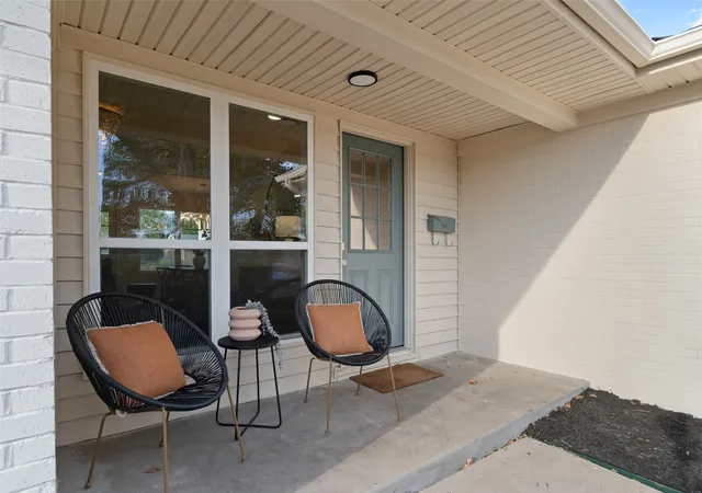Photo 3 of Single family home for sale at 413 E Tyler St, Richardson, TX 75081 | MLS# 21395988 | Listing updated on 2026-10-10