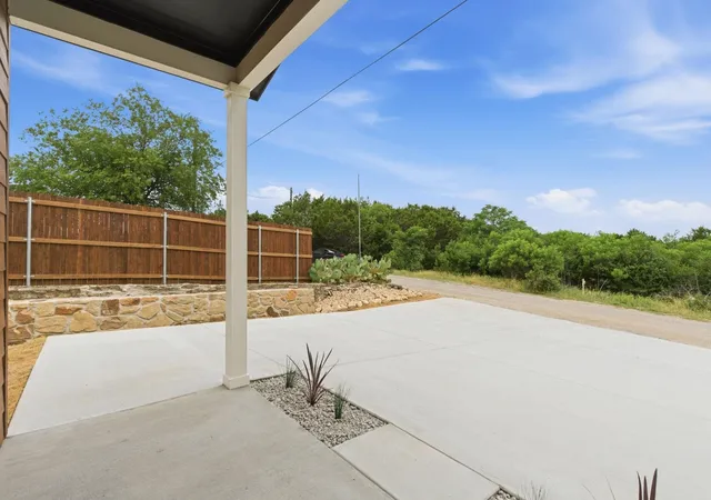 Photo 3 of Single family home for sale at 2703 Brazos River Dr, Granbury, TX 76048 | MLS# 21396338 | Listing updated on 2026-10-04