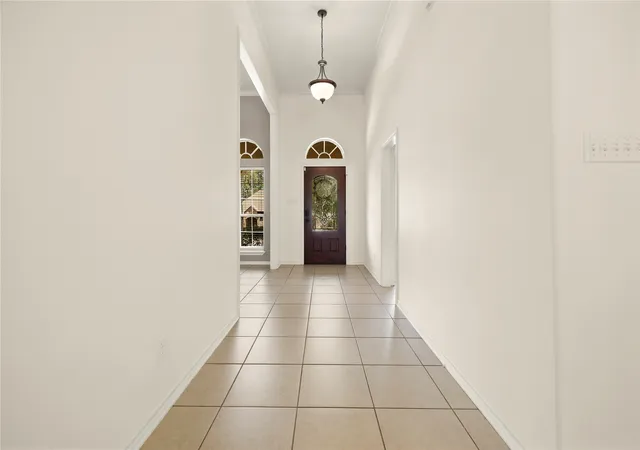 Photo 2 of Single family home for sale at 618 Huntwick Ln, Tyler, TX 75703 | MLS# 21395882 | Listing updated on 2026-09-29