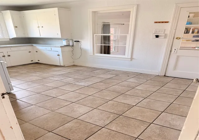 Photo 2 of Sale Pending at 2803 Ashton St, Shreveport, LA 71103 | MLS# 21394275 | Listing updated on 2026-09-28