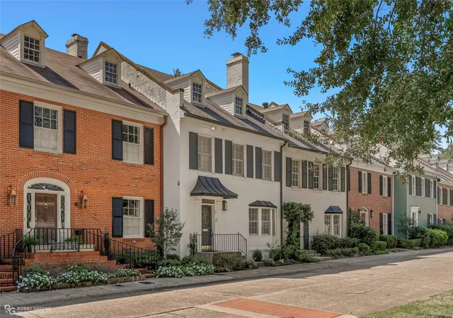 Photo 1 of Townhouse for sale at 8 Dudley Sq, Shreveport, LA 71106 | MLS# 21396233 | Listing updated on 2026-10-04