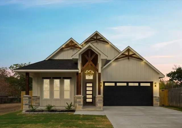 Photo 1 of Single family home for sale at 2312 25th Street, Fort Worth, TX 76164 | MLS# 21396420 | Listing updated on 2026-10-10