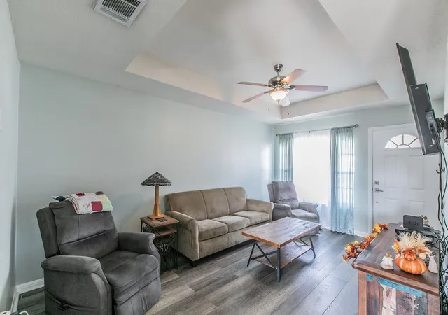 Photo 2 of Single family home for sale at 212 Broken Arrow Dr, Waco, TX 76705 | MLS# 21396466 | Listing updated on 2026-09-26