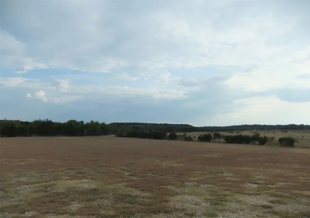 Photo 3 of House for sale at 134 County Rd 2139, Iredell, TX 76649 | MLS# 21392462 | Listing updated on 2026-09-27