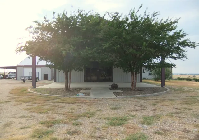 Photo 4 of House for sale at 134 County Rd 2139, Iredell, TX 76649 | MLS# 21392462 | Listing updated on 2026-09-27