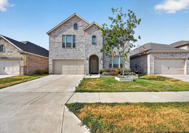 Photo 2 of Single family home for sale at 148 Invermore Dr, Little Elm, TX 75068 | MLS# 21396486 | Listing updated on 2026-10-01