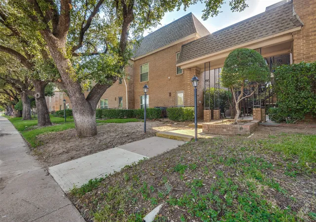 Condo for sale at 4430 Harlanwood Dr N #209, Fort Worth, TX 76109 | MLS# 21396065