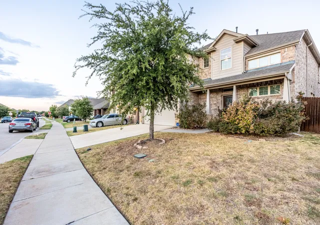 Photo 3 of Single family home for sale at 2013 Lake Moss Ln, Little Elm, TX 75068 | MLS# 21396427 | Listing updated on 2026-09-26