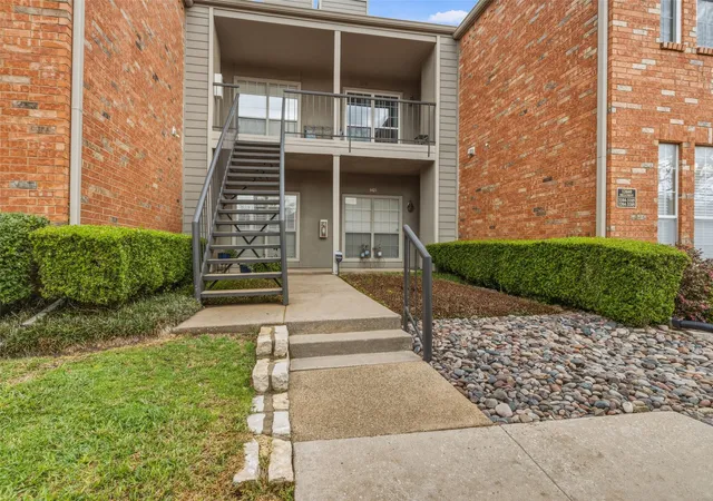 Listing Photo 4 - Condo for sale in building located at 12660 Hillcrest Rd, Dallas, TX 75230 - Unit #3205