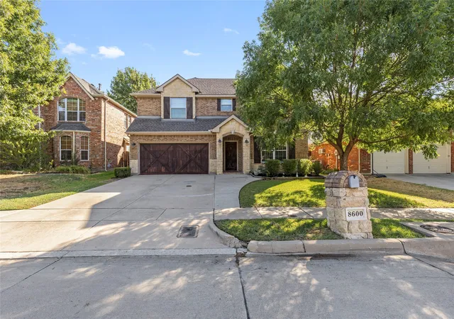 Photo 2 of Sale Pending at 8600 Corral Cir, Fort Worth, TX 76244 | MLS# 21396502 | Listing updated on 2026-10-07