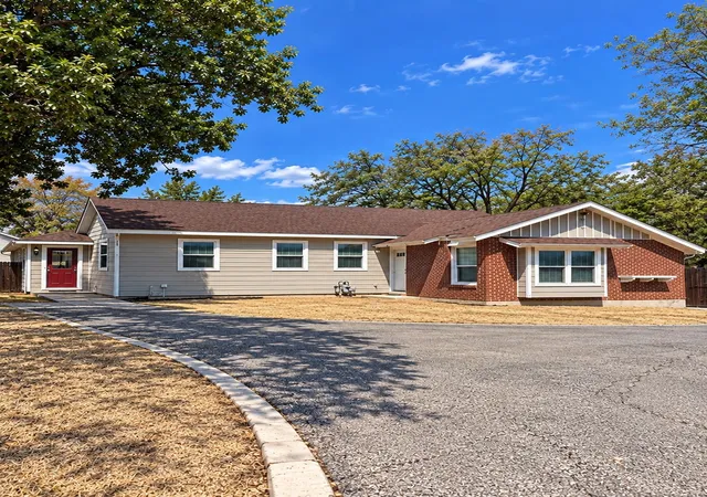 Single family home for sale at 3513 E Hardeman St, Fort Worth, TX 76119 | MLS# 21396530