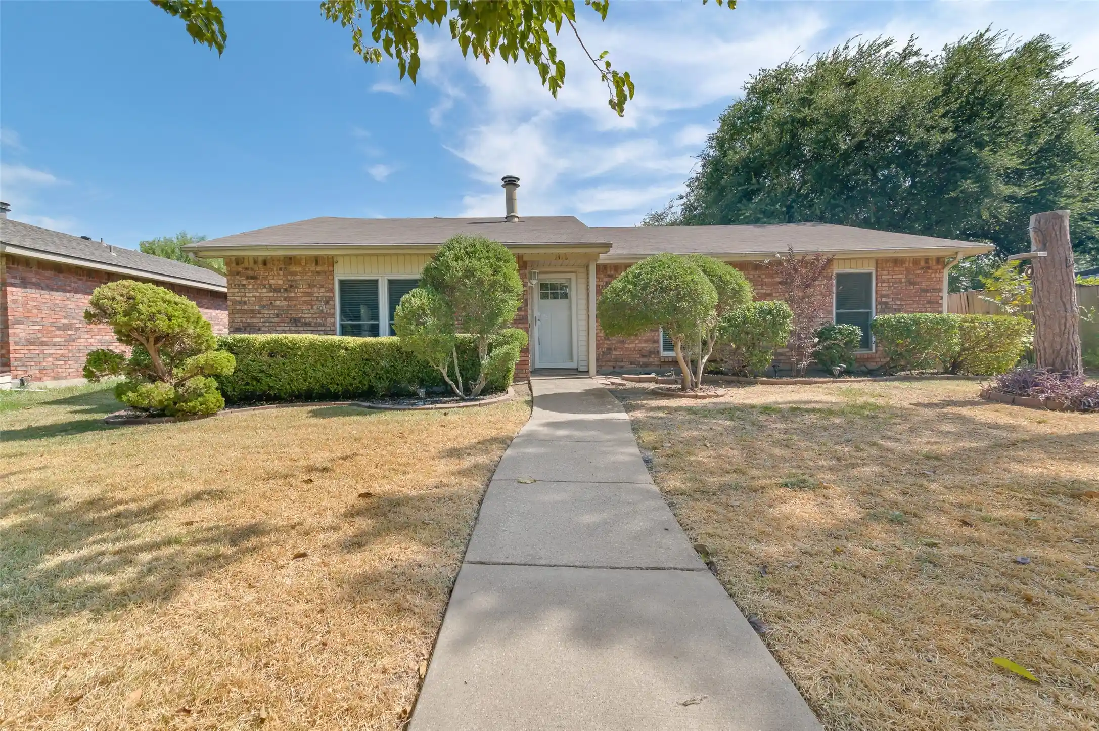 Photo 1 of Single family home for sale at 1418 Paris Dr, Garland, TX 75040 | MLS# 21393353 | Listing updated on 2026-10-27