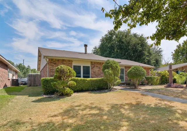 Photo 3 of Single family home for sale at 1418 Paris Dr, Garland, TX 75040 | MLS# 21393353 | Listing updated on 2026-09-26