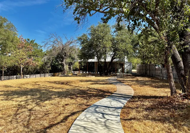 Photo 2 of Single family home for sale at 111 Rupert Ct, Weatherford, TX 76087 | MLS# 21396556 | Listing updated on 2026-09-29