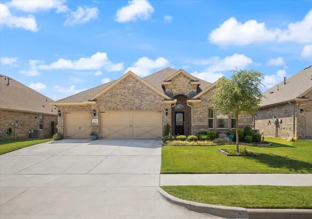 Photo 1 of Single family home for sale at 1109 Whispering Hl Dr, Mansfield, TX 76063 | MLS# 21395193 | Listing updated on 2026-09-26
