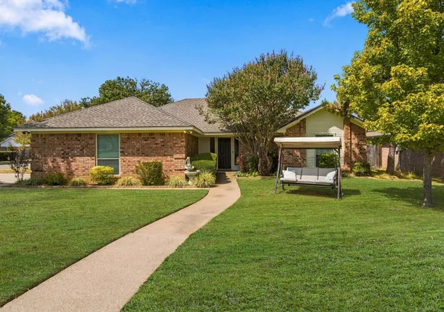 Photo 1 of Sale Pending at 7101 Hazel Pl, North Richland Hills, TX 76182 | MLS# 21395466 | Listing updated on 2026-10-09