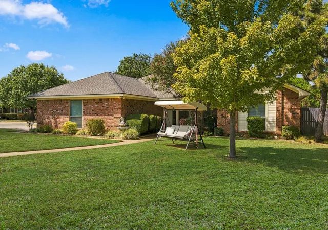 Photo 2 of Sale Pending at 7101 Hazel Pl, North Richland Hills, TX 76182 | MLS# 21395466 | Listing updated on 2026-10-09