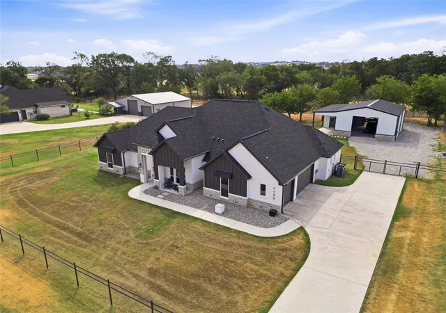 Photo 3 of Single family home for sale at 1135 Paradise Pkwy, Poolville, TX 76487 | MLS# 21396054 | Listing updated on 2026-10-10