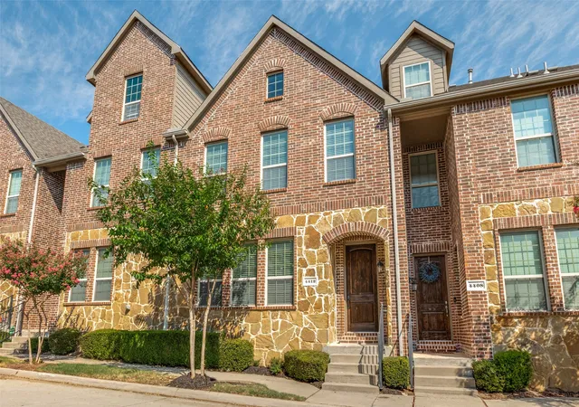 Townhouse for sale at 4412 Fisk Ln, Carrollton, TX 75010 | MLS# 21396168