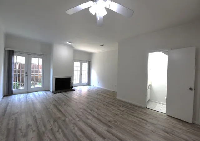 Photo 1 of Condo for sale at 2727 Shelby Ave #M, Dallas, TX 75219 | MLS# 21396638 | Listing updated on 2026-10-09
