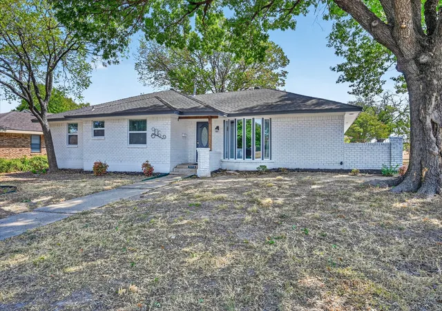 Photo 2 of Single family home for sale at 906 Pinedale Ln, Dallas, TX 75241 | MLS# 21396562 | Listing updated on 2026-10-10