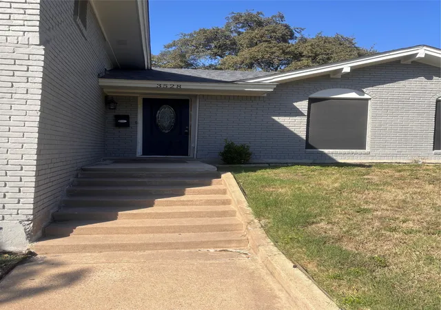 Photo 2 of Single family home for sale at 3528 Walton Ave, Fort Worth, TX 76133 | MLS# 21396654 | Listing updated on 2026-10-10