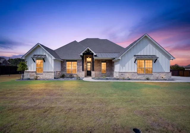 Photo 1 of Single family home for sale at 1009 Tobey Ct, Aledo, TX 76008 | MLS# 21396620 | Listing updated on 2026-10-10