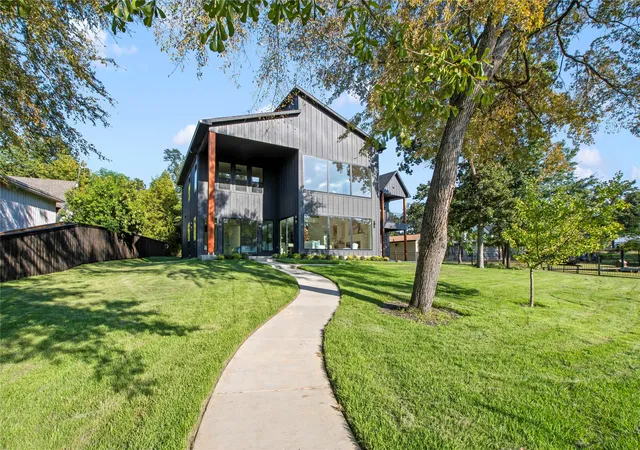 Photo 3 of Single family home for sale at 625 Turner Dr, Trinidad, TX 75163 | MLS# 21382032 | Listing updated on 2026-10-05