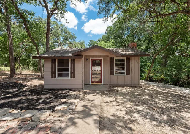 Photo 3 of Single family home for sale at 294 Thomas Len Rd, Azle, TX 76020 | MLS# 21396126 | Listing updated on 2026-09-28