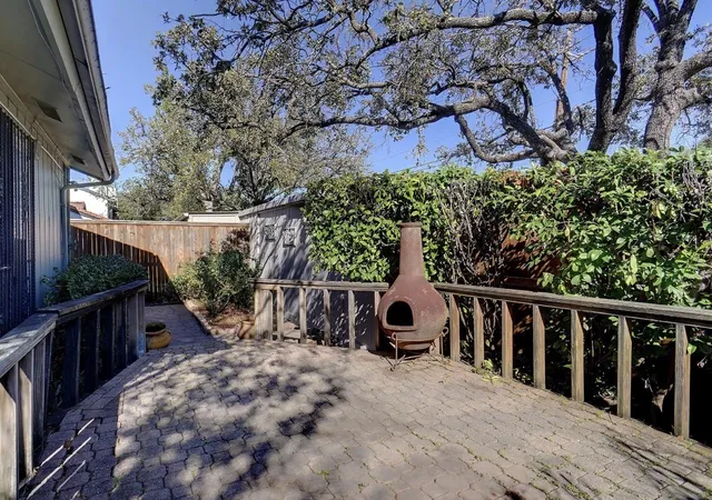 Photo 4 of Sale Pending at 12502 Burninglog Ln, Dallas, TX 75243 | MLS# 21360859 | Listing updated on 2026-10-04