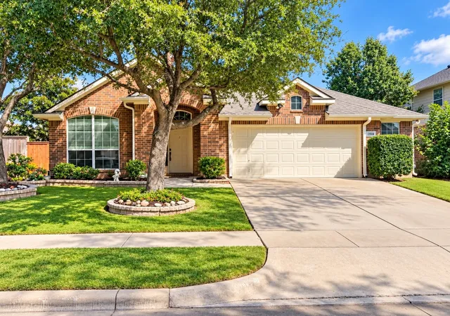 Photo 1 of Single family home for sale at 11504 Crystal Fls Dr, Fort Worth, TX 76244 | MLS# 21394355 | Listing updated on 2026-10-10