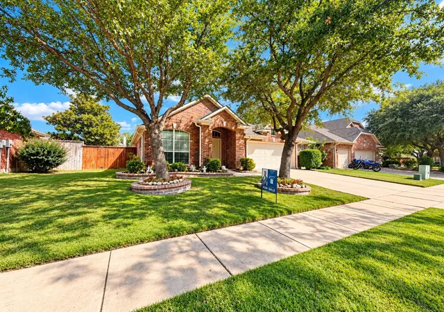 Photo 3 of Single family home for sale at 11504 Crystal Fls Dr, Fort Worth, TX 76244 | MLS# 21394355 | Listing updated on 2026-10-10