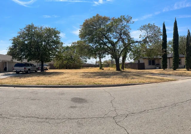 Photo 1 of Land for sale at 2526 Highcrest Ave, Fort Worth, TX 76111 | MLS# 21396670 | Listing updated on 2026-10-01