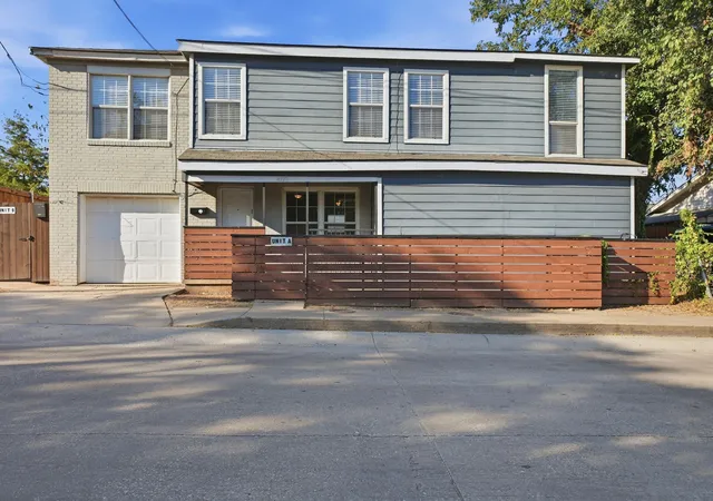 Photo 1 of Single family home for sale at 403 E Standifer St, Mc Kinney, TX 75069 | MLS# 21385711 | Listing updated on 2026-10-05