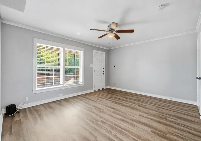 Photo 2 of Single family home for sale at 403 E Standifer St, Mc Kinney, TX 75069 | MLS# 21385711 | Listing updated on 2026-10-05