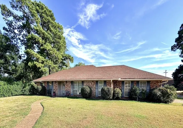 Single family home for sale at 2735 Hoyte Dr, Shreveport, LA 71118 | MLS# 21396701