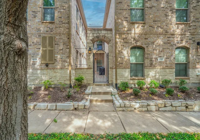 Townhouse for sale at 6774 Cortona Ln, Frisco, TX 75034 | MLS# 21396713