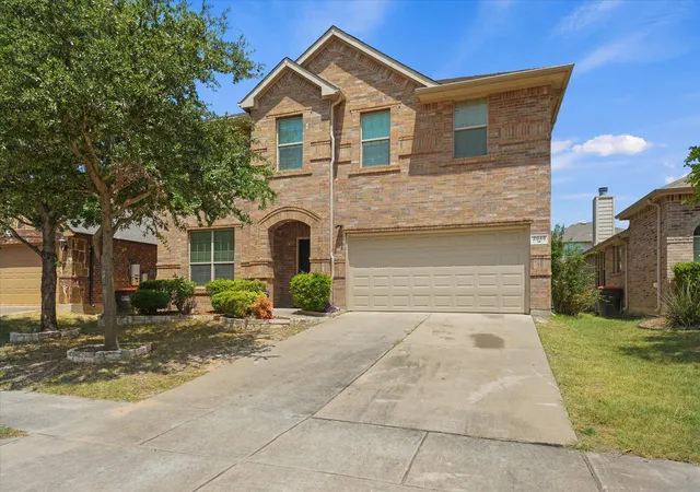 Photo 2 of Single family home for sale at 2040 Hanakoa Fls Dr, Anna, TX 75409 | MLS# 21396258 | Listing updated on 2026-09-26