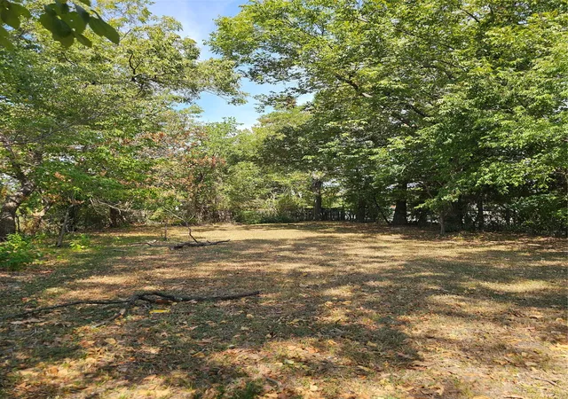 Photo 1 of Land for sale at 1018 E 8th Avenue, Corsicana, TX 75110 | MLS# 21396676 | Listing updated on 2026-09-26