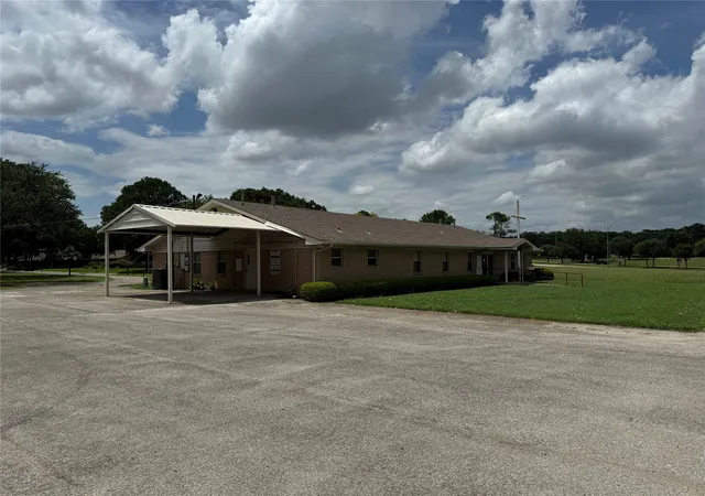 Photo 3 of Single family home for sale at 2801 Elm St, Denton, TX 76201 | MLS# 21396107 | Listing updated on 2026-09-26