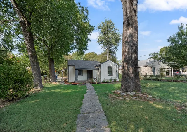 Photo 3 of Single family home for sale at 7101 Fairdale Ave, Dallas, TX 75227 | MLS# 21396166 | Listing updated on 2026-09-28