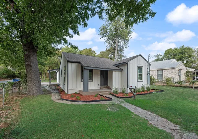 Photo 4 of Single family home for sale at 7101 Fairdale Ave, Dallas, TX 75227 | MLS# 21396166 | Listing updated on 2026-09-28