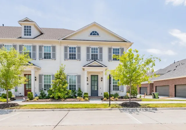 Photo 2 of Sale Pending at 8850 Ice House Dr, North Richland Hills, TX 76180 | MLS# 21395893 | Listing updated on 2026-10-07