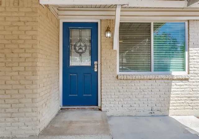 Photo 3 of Single family home for sale at 336 Saddle Trl, Saginaw, TX 76179 | MLS# 21394268 | Listing updated on 2026-09-26