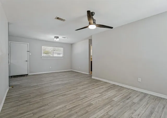 Photo 4 of Single family home for sale at 336 Saddle Trl, Saginaw, TX 76179 | MLS# 21394268 | Listing updated on 2026-09-26