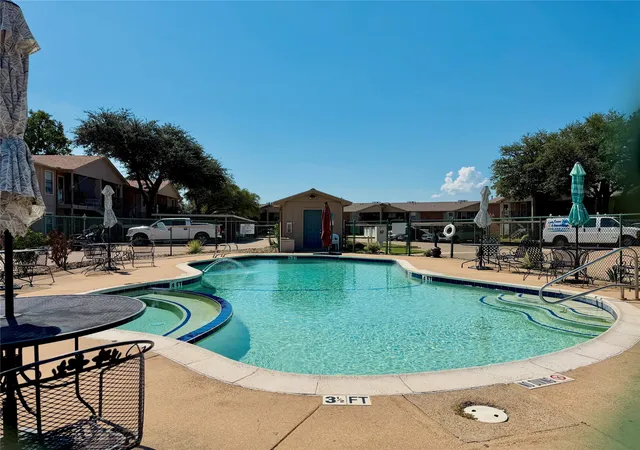 Photo 2 of Condo for sale at 849 S Gun Barrel Ln #E4, Gun Barrel City, TX 75156 | MLS# 21396785 | Listing updated on 2026-09-26